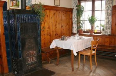 Gasthaus Zum Weissen Kreuz Hotel Samedan Buitenkant foto